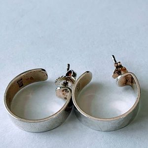 Mix of two retired James Avery hoops. One smooth, one a slightly hammered look.